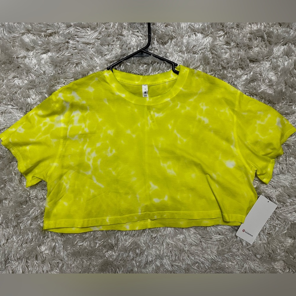 Lululemon Cropped Tee